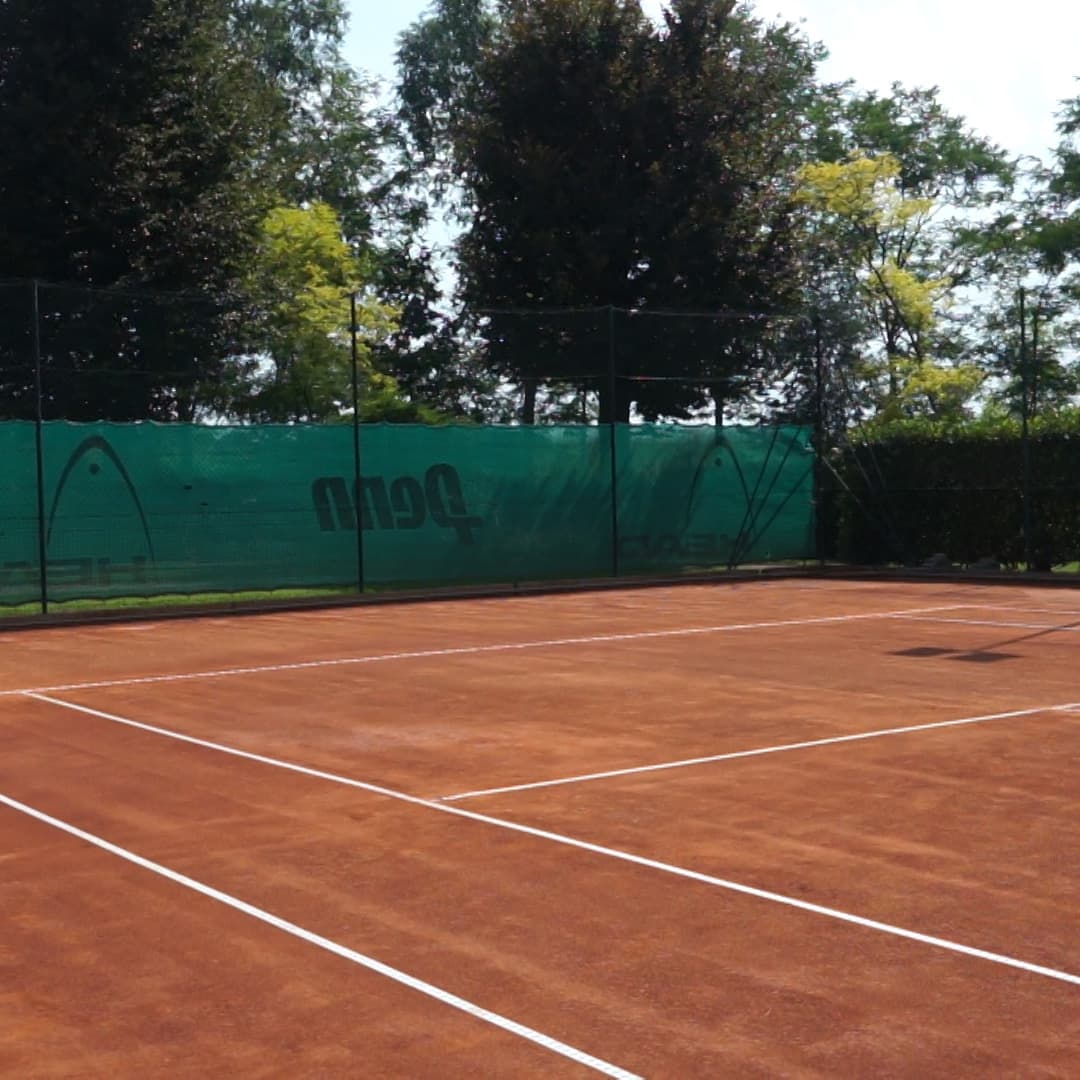 Red clay court